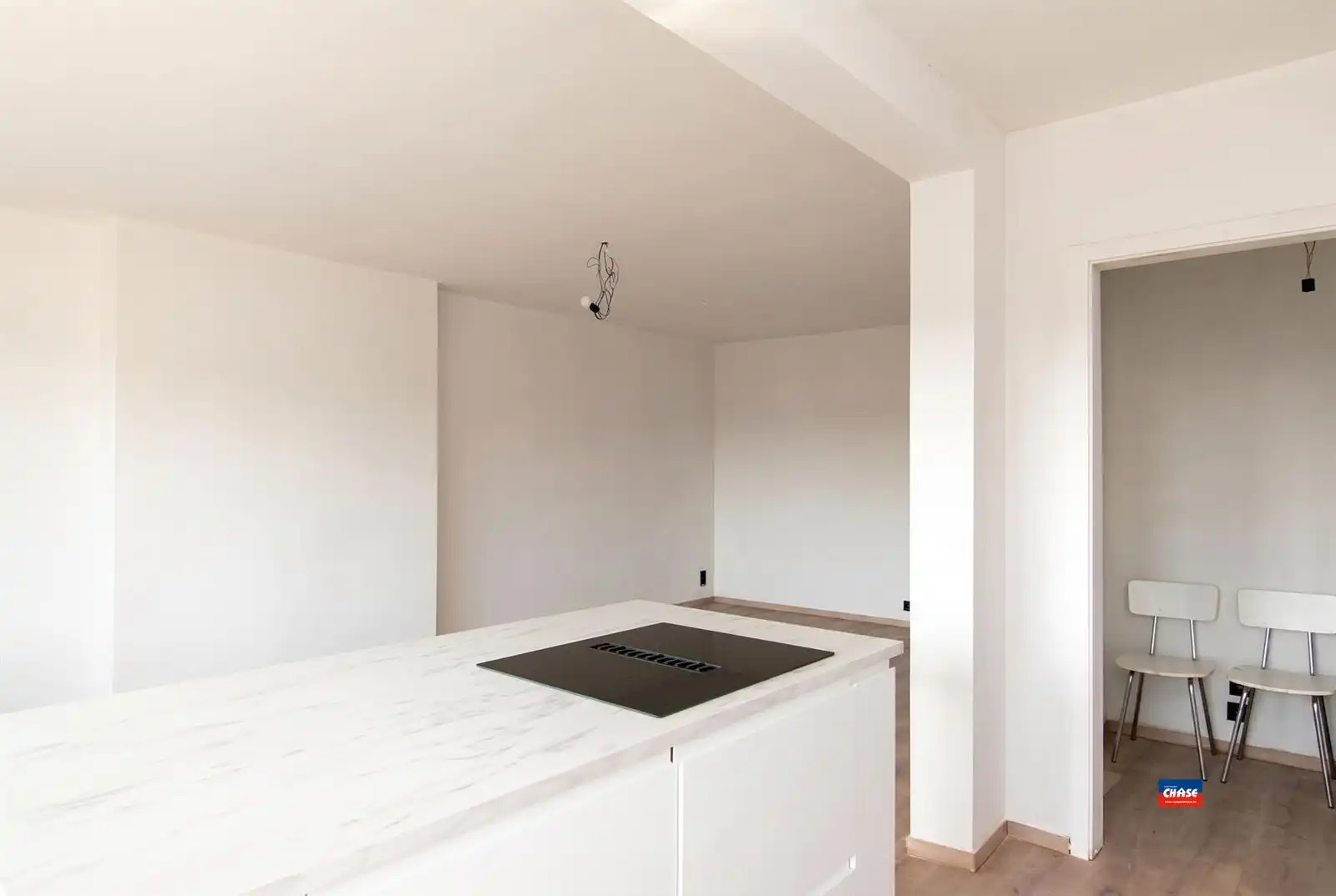 Gerenoveerd appartement met 2 slaapkamers foto 13