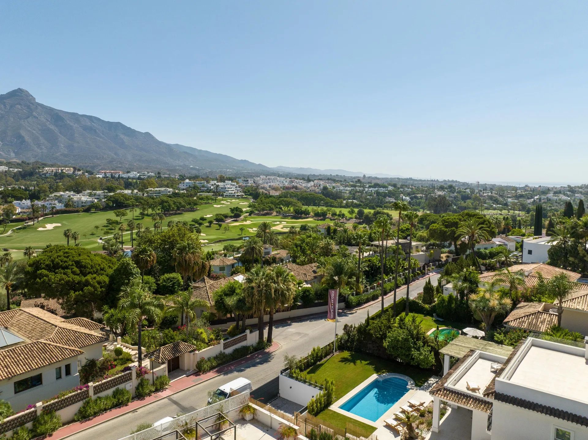 Exclusieve moderne villa met privacy, luxe en panoramisch uitzicht – de perfecte oase aan de Costa del Sol foto 33