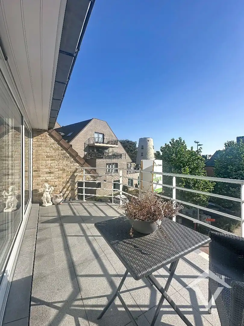 Appartement met 2 slaapkamers en 2 terrassen te Koekelare  foto 4