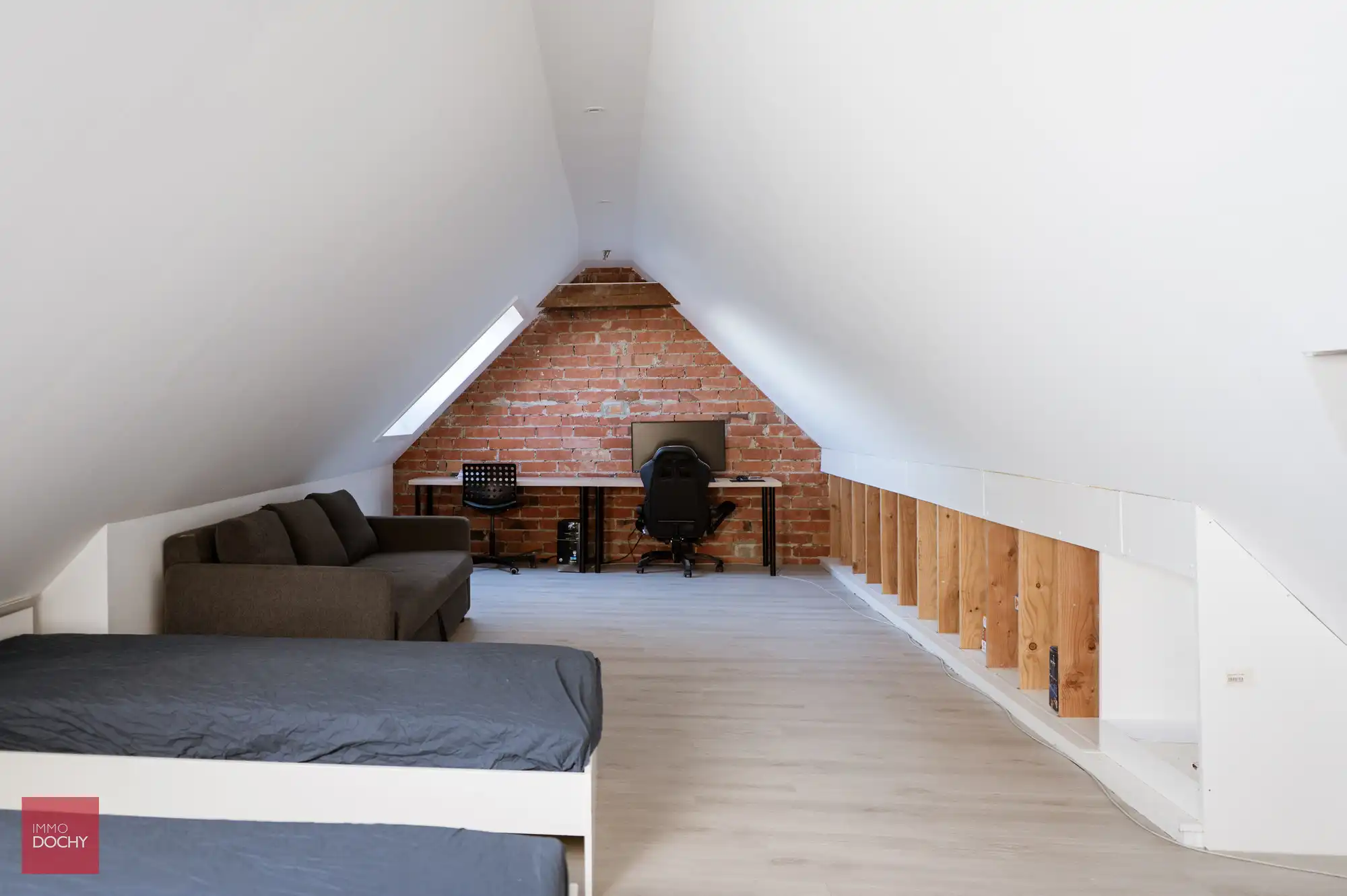 Commercieel gelegen vernieuwde villa met burelen, magazijn en woonst | Gauwelstraat foto 10