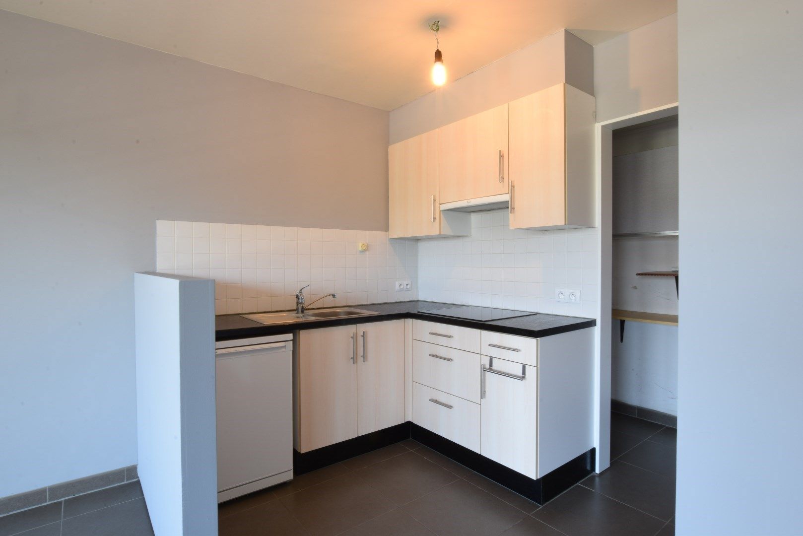 Modern appartement op 2de verdieping in centrum van Gistel foto 3