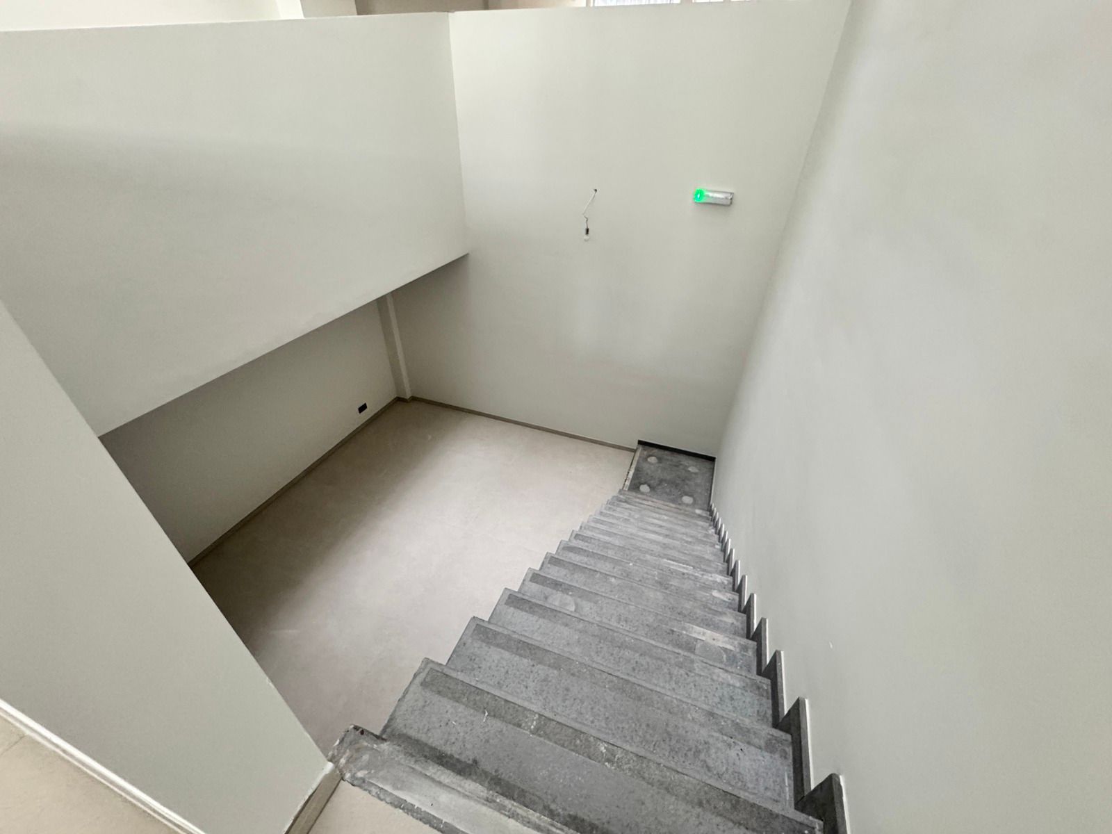 Instapklaar handelspand op toplocatie in hartje Antwerpen foto 7