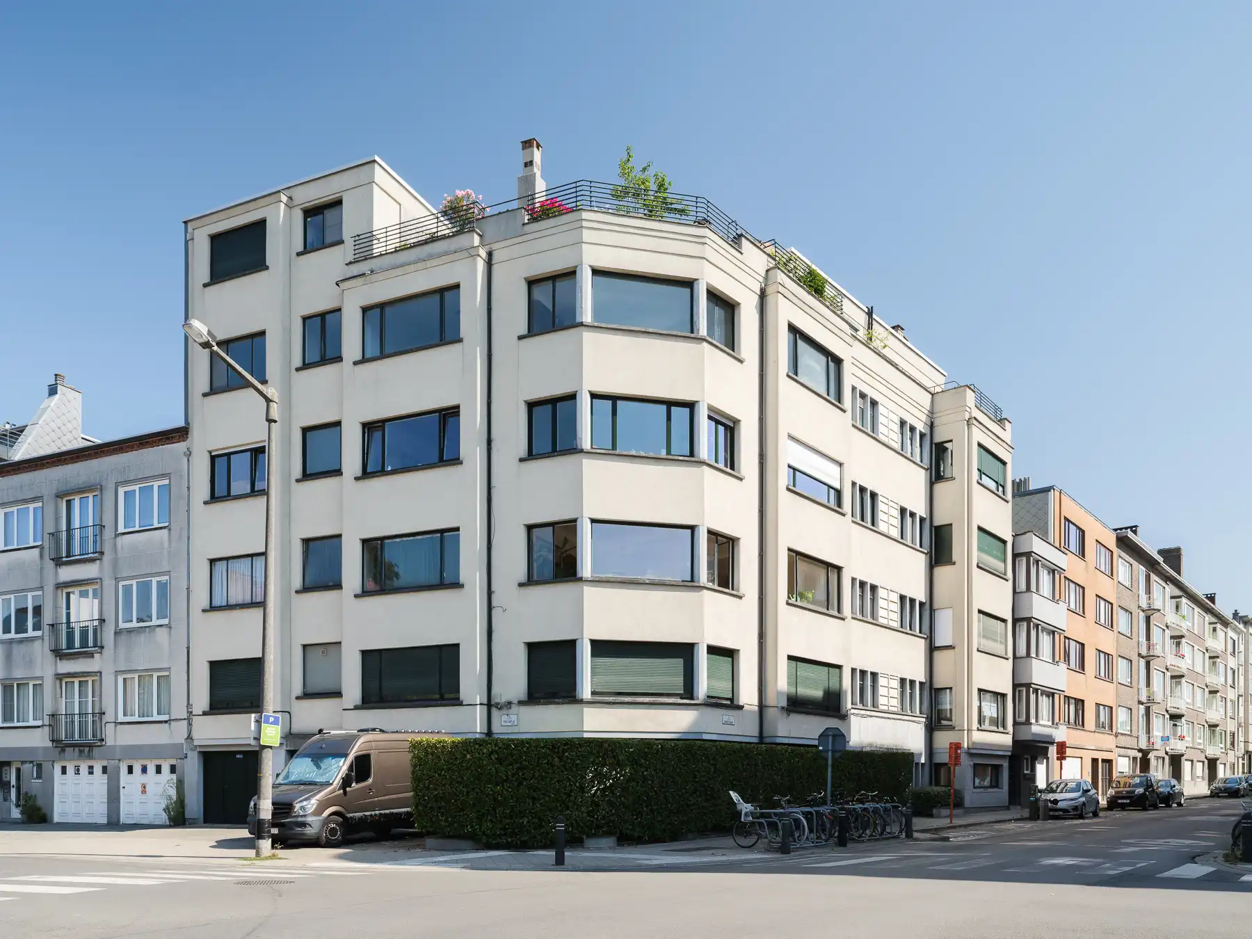 Spacieus hoekappartement op gegeerde locatie foto 2