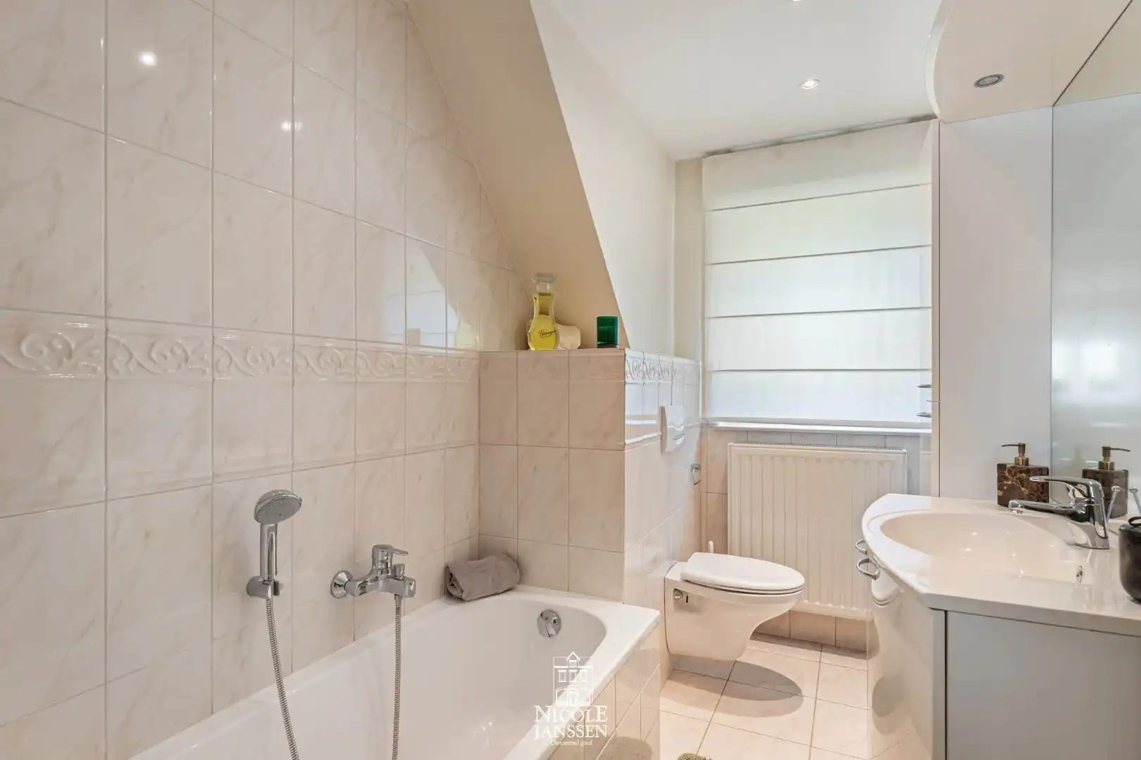 Ruim ingedeelde villa foto 16