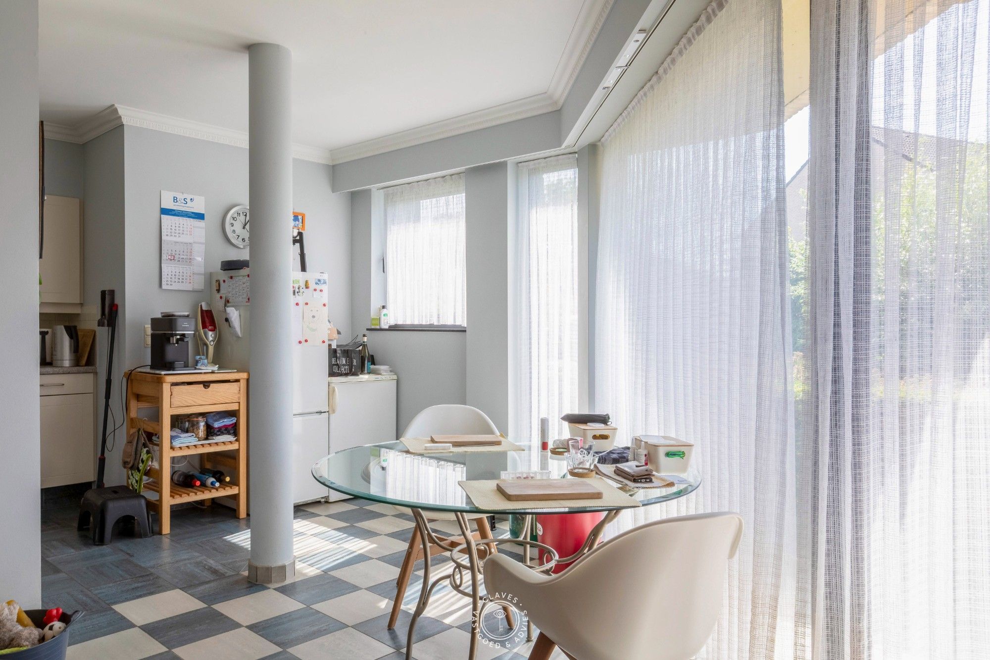 Ruim gelijkvloers appartement met tuin foto 6