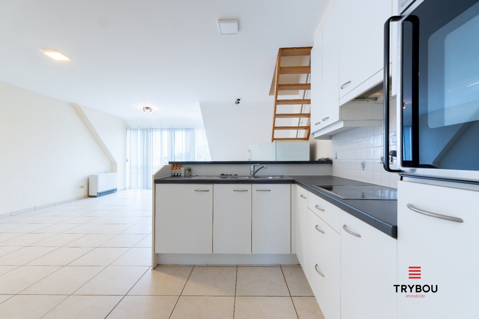 Duplex-appartement met 2 slaapkamers op de Markt van Houthulst  foto 5