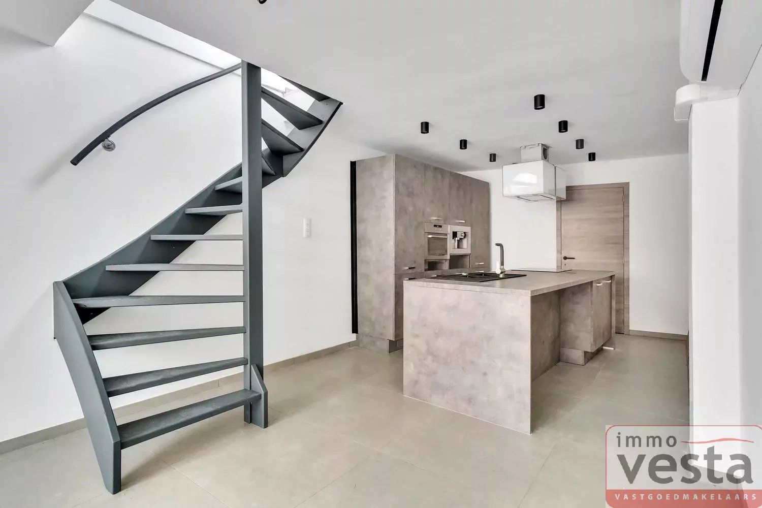 Gerenoveerde stadwoning in centrum foto 5