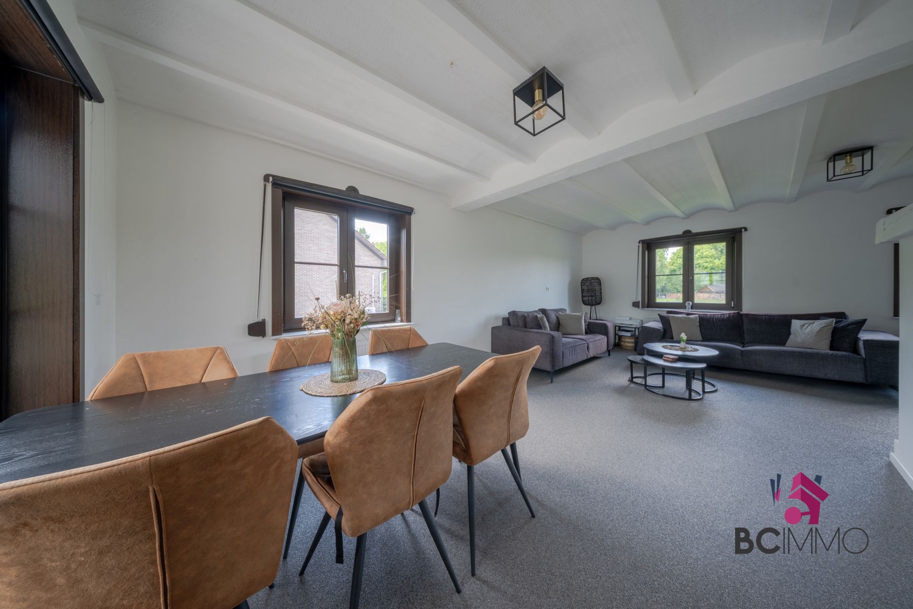 Gerenoveerde gelijkvloerse woning met 3 slaapkamers foto 2