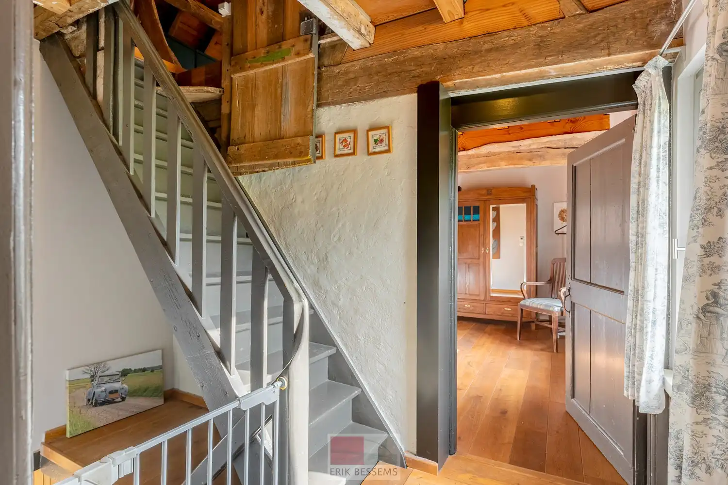 Een zeer karaktervol woonerf van maar liefst 3996 m² met bijzondere uitstraling, bestaande uit een prachtige hoofdwoning (voormalige schuur en stallen) en een charmant vakwerkhuis. foto 53