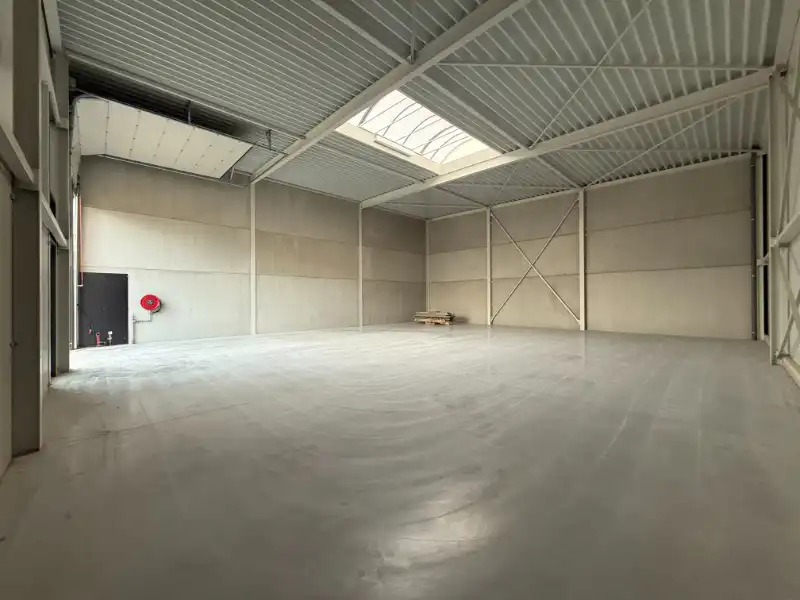 Nieuwbouw KMO loodsen tussen Antwerpen, Brussel en Gent foto 6