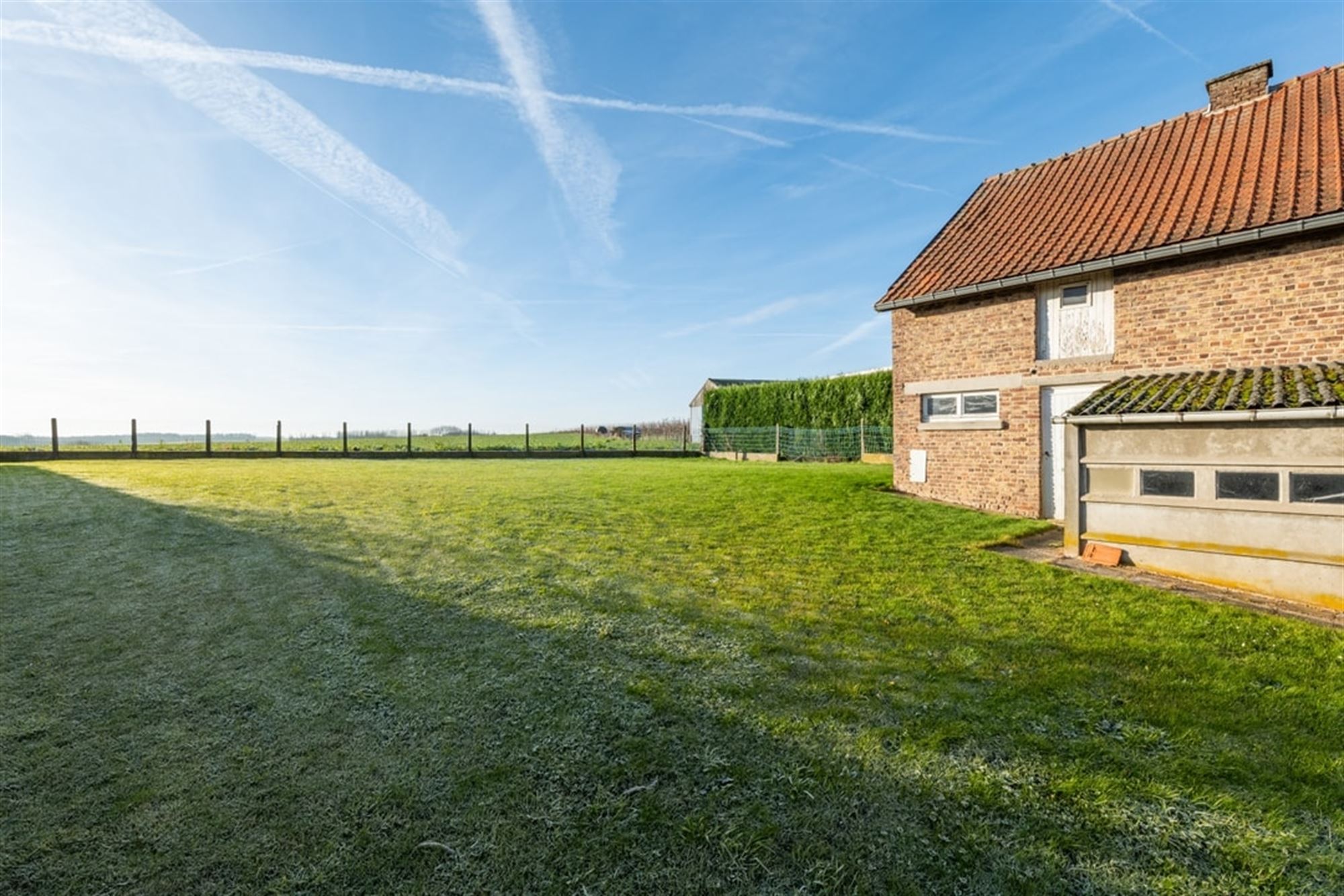 GEZELLIGE INSTAPKLARE GEZINSWONING MET GARAGE IN BOEKHOUT foto 10