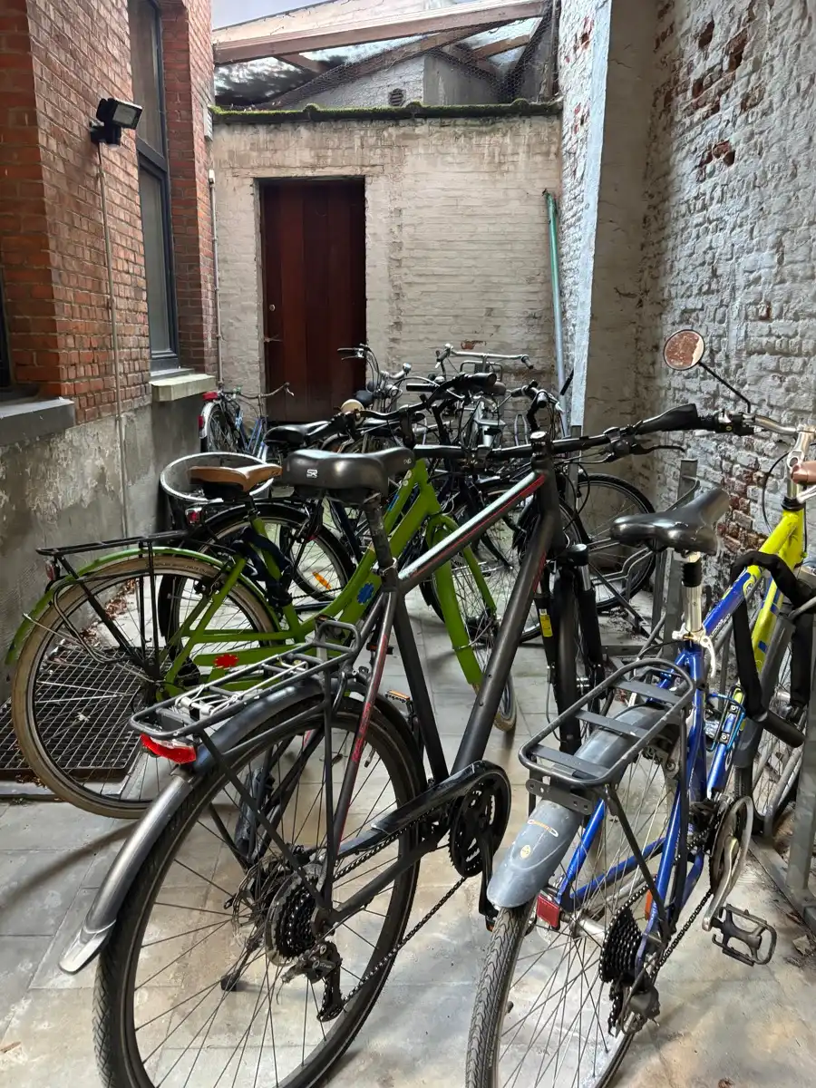 Gerenoveerd studentengebouw met zes studio's foto 11