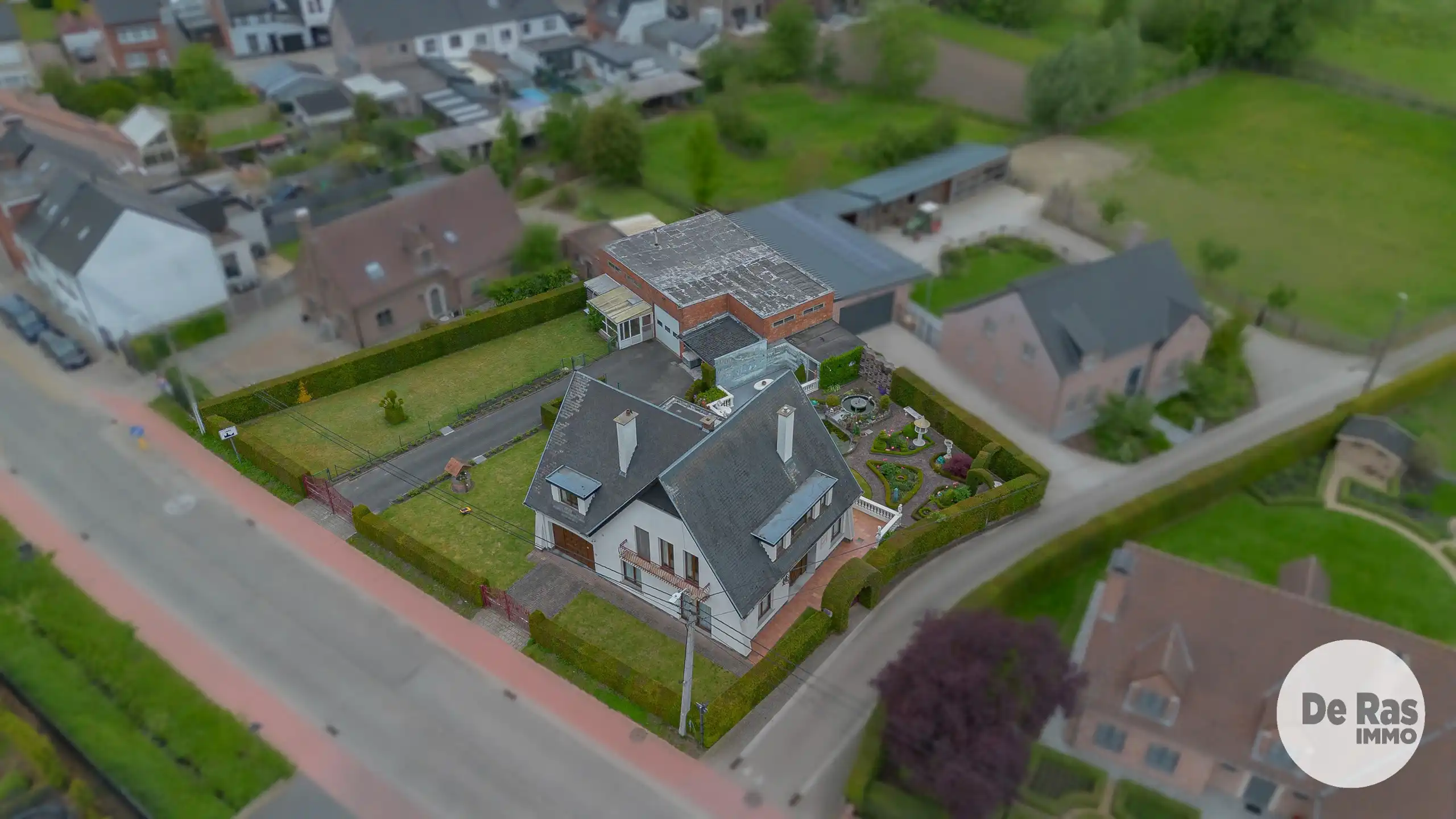 LEDE - OB met 4 slps/ grote garage en werkplaats op 1300m² foto 2