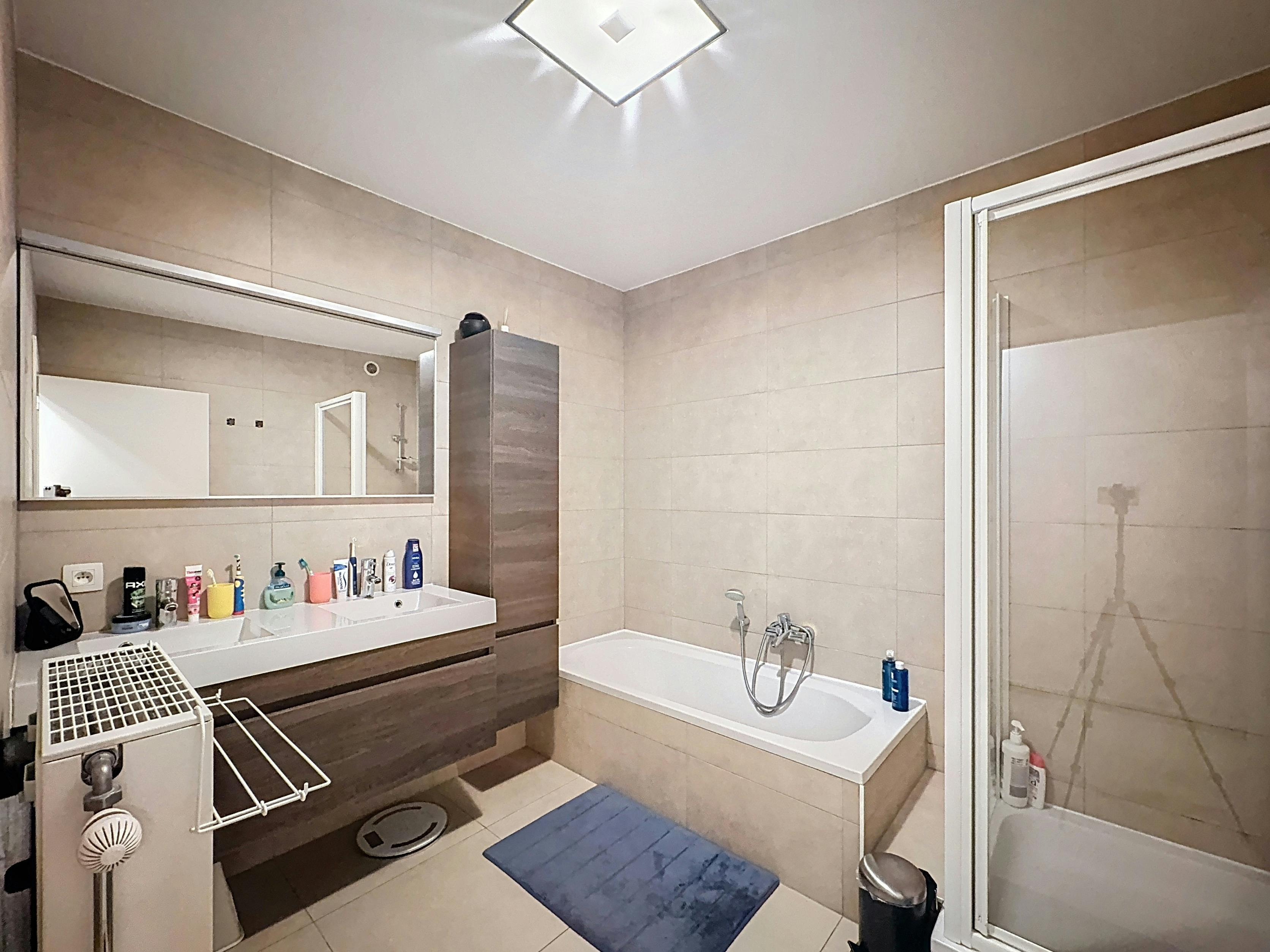 Ruim 2 slaapkamer appartement te Sint-Amands, Heikant 16 foto 6