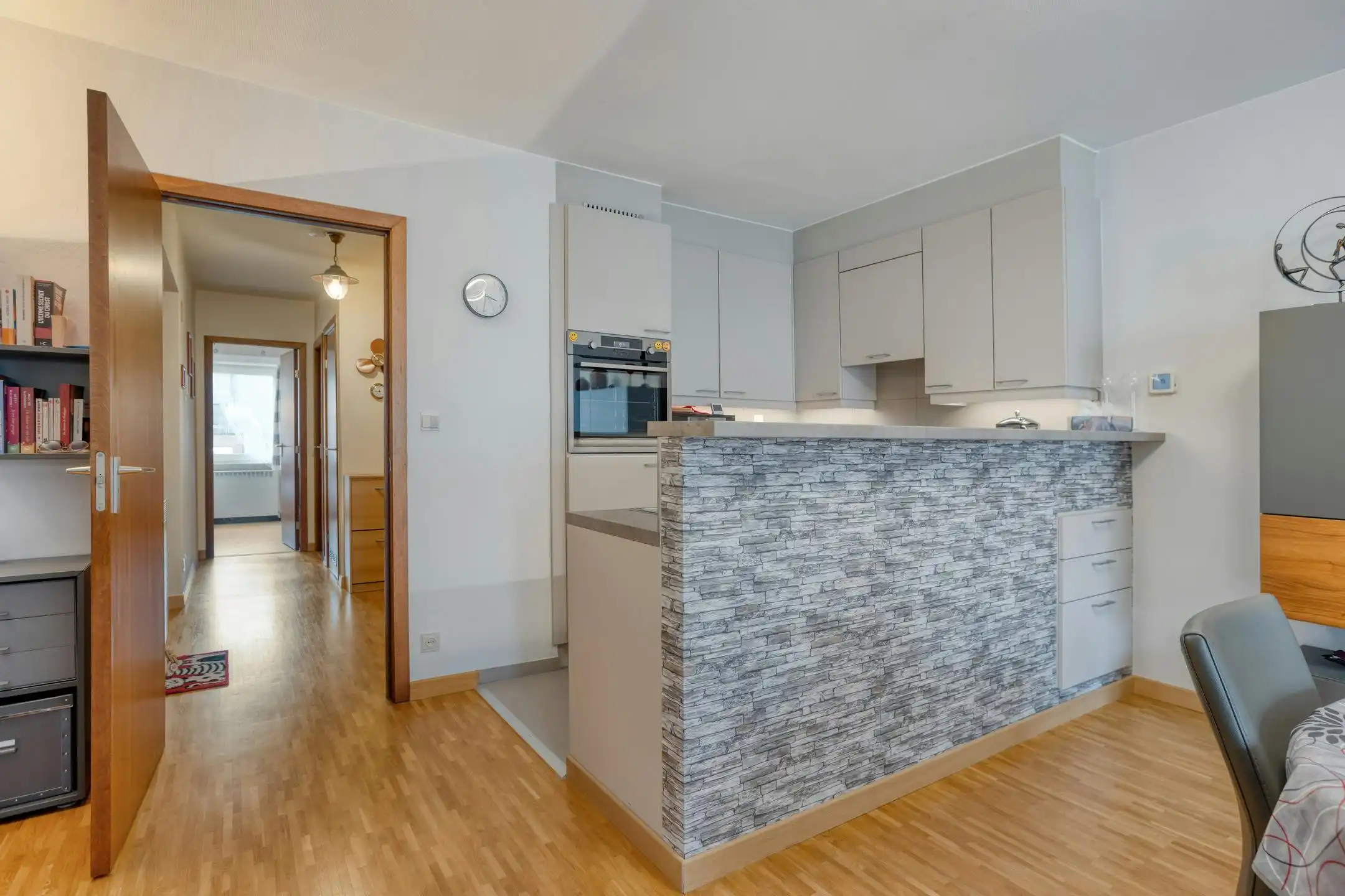 Appartement met 2 slaapkamers en parking vlakbij zee te Koksijde foto 5