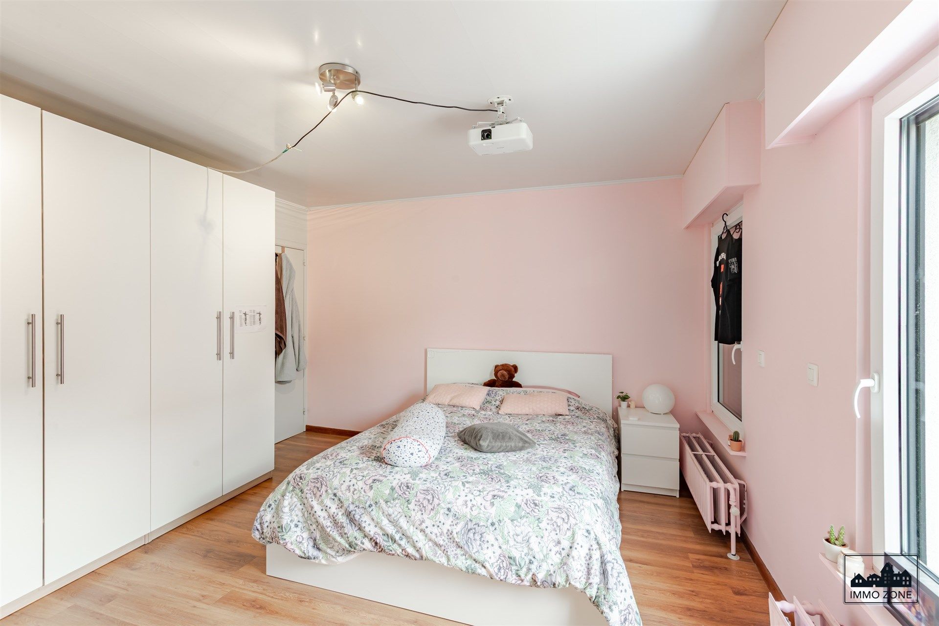 Woning met 4 slaapkamers én magazijn op toplocatie foto 10