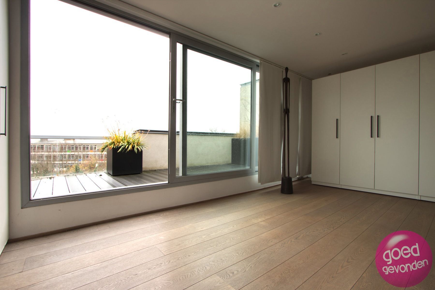 HERENHUIS - 2 SLK - 3 TERRASSEN - 2 LIVINGS - MODERN foto 19