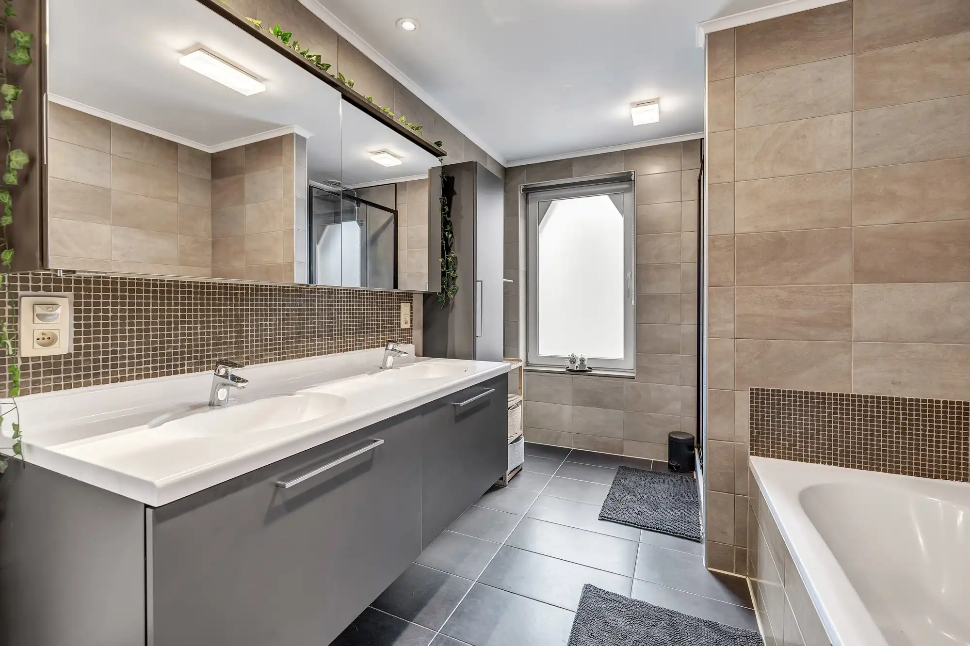 Instapklare halfopen woning met tuin en EPC C foto 14