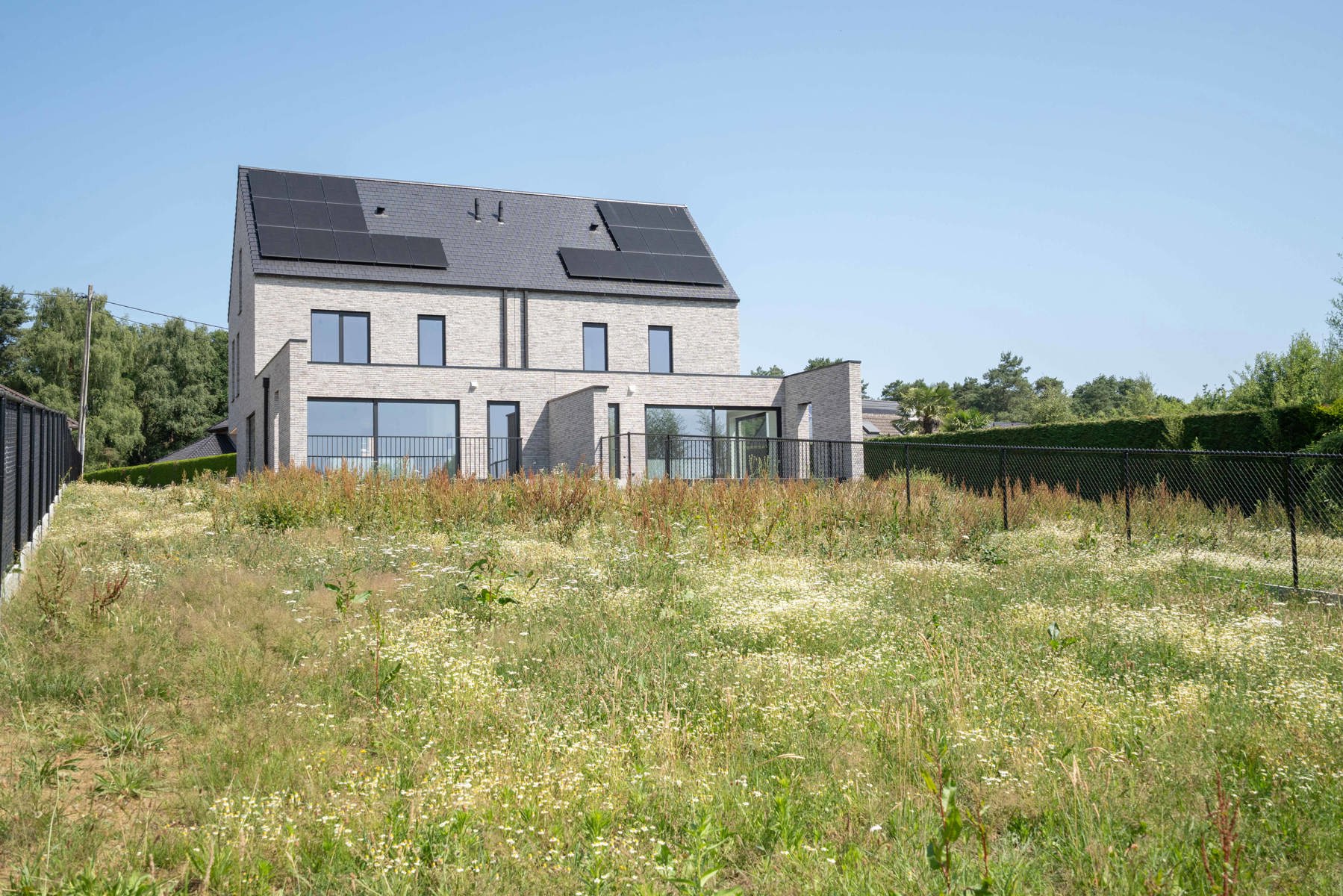 Prachtige nieuwbouwwoning in heel rustige straat te koop! foto 26