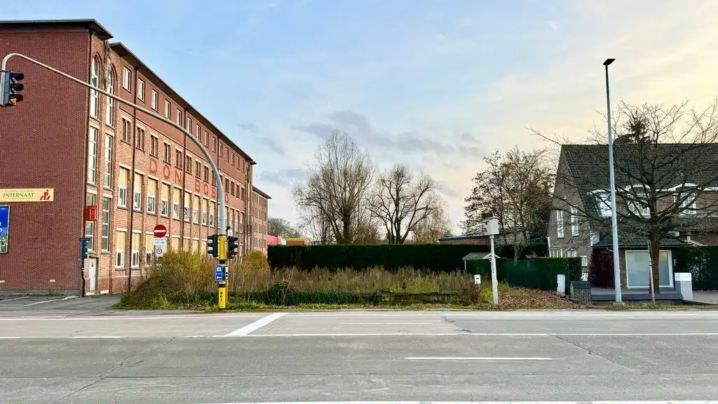 Commercieel gelegen bouwgrond voor standalone kantoorgebouw te koop in Gent foto 2