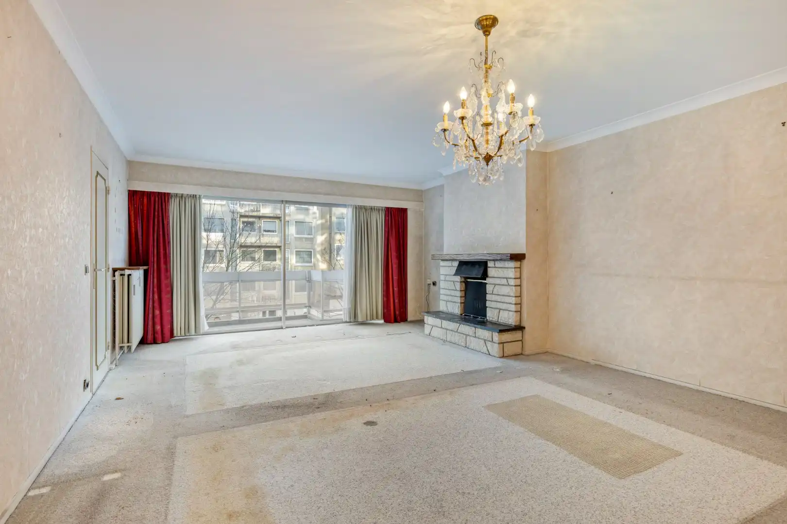 Ruim appartement met 2 slaapkamers, kelder en garage foto 2