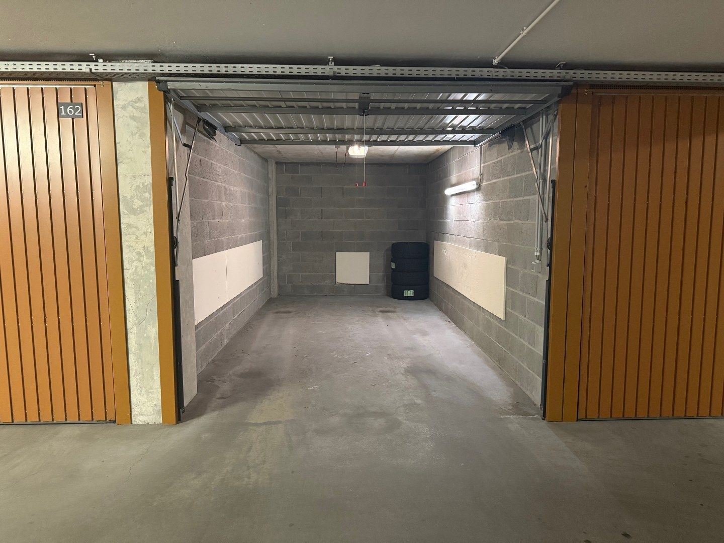 Gesloten garagebox op niveau -1 op Lichttorenplein  foto 3