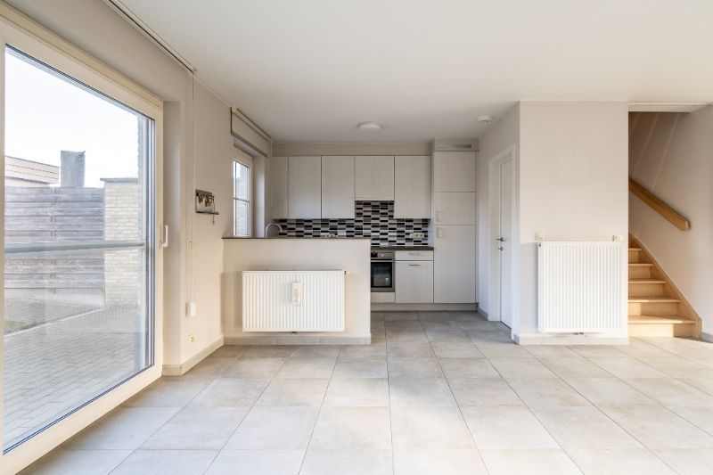 Halfopen woning met 4 slaapkamers en tuin nabij station Ingelmunster foto 7