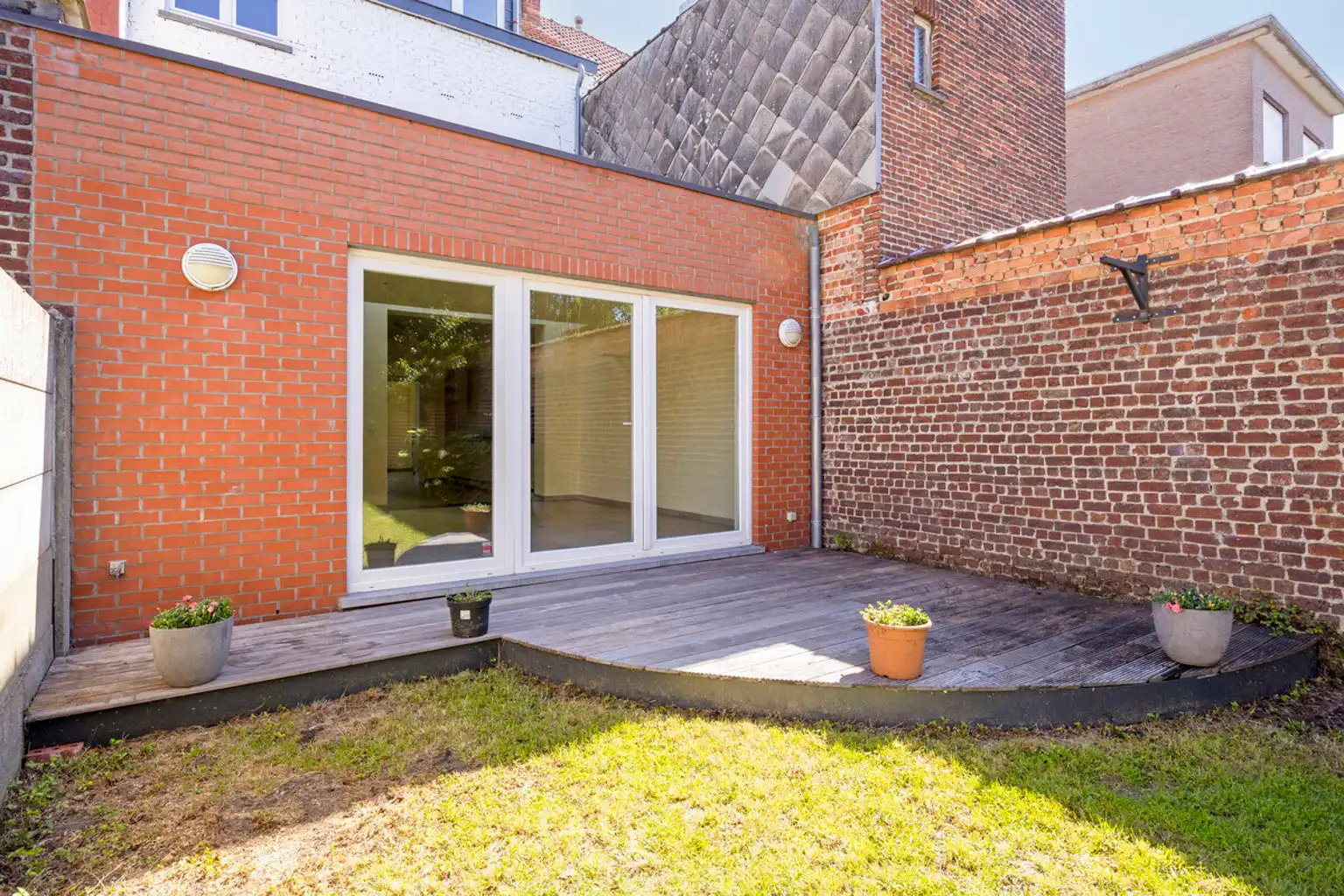 Instapklare 2-gevelwoning nabij Sint-Agatha-Berchem foto 35