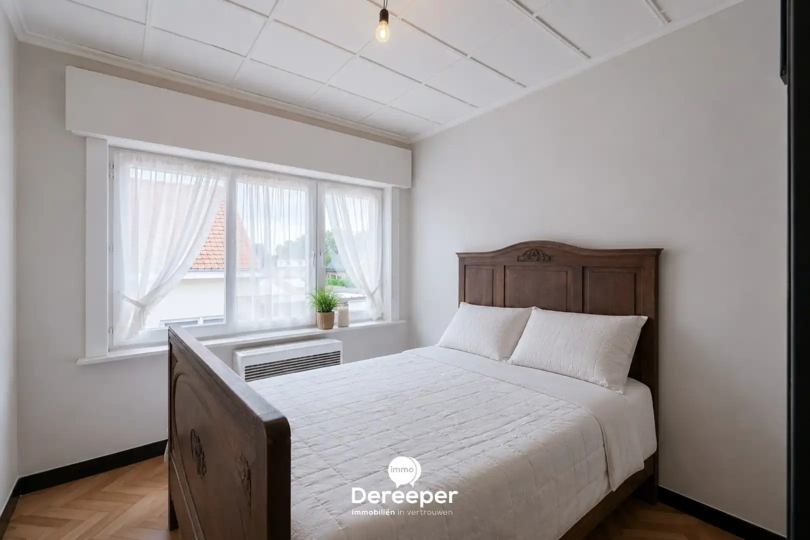 Te renoveren halfopen woning met zuidgerichte tuin op 571 m² in Jabbeke foto 3