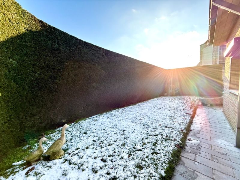 Ruime woning met 3 slaapkamers en dubbele garage foto 27