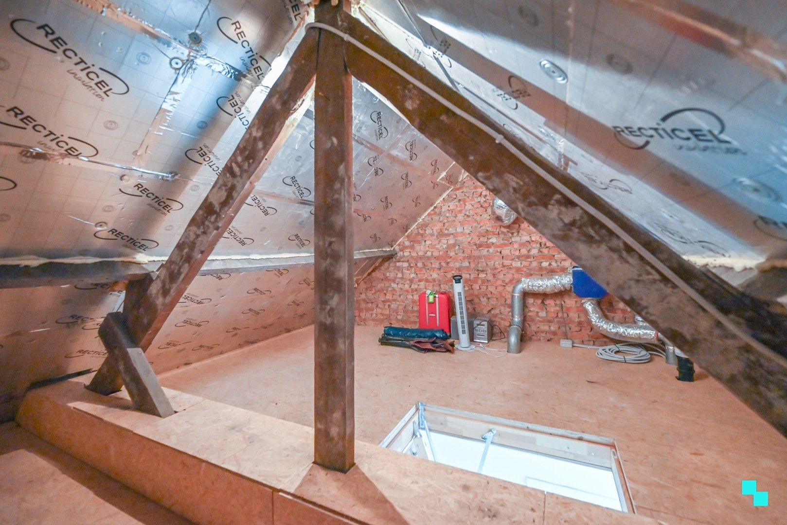 Volledig instapklaar duplex appartement in hartje Deerlijk foto 19