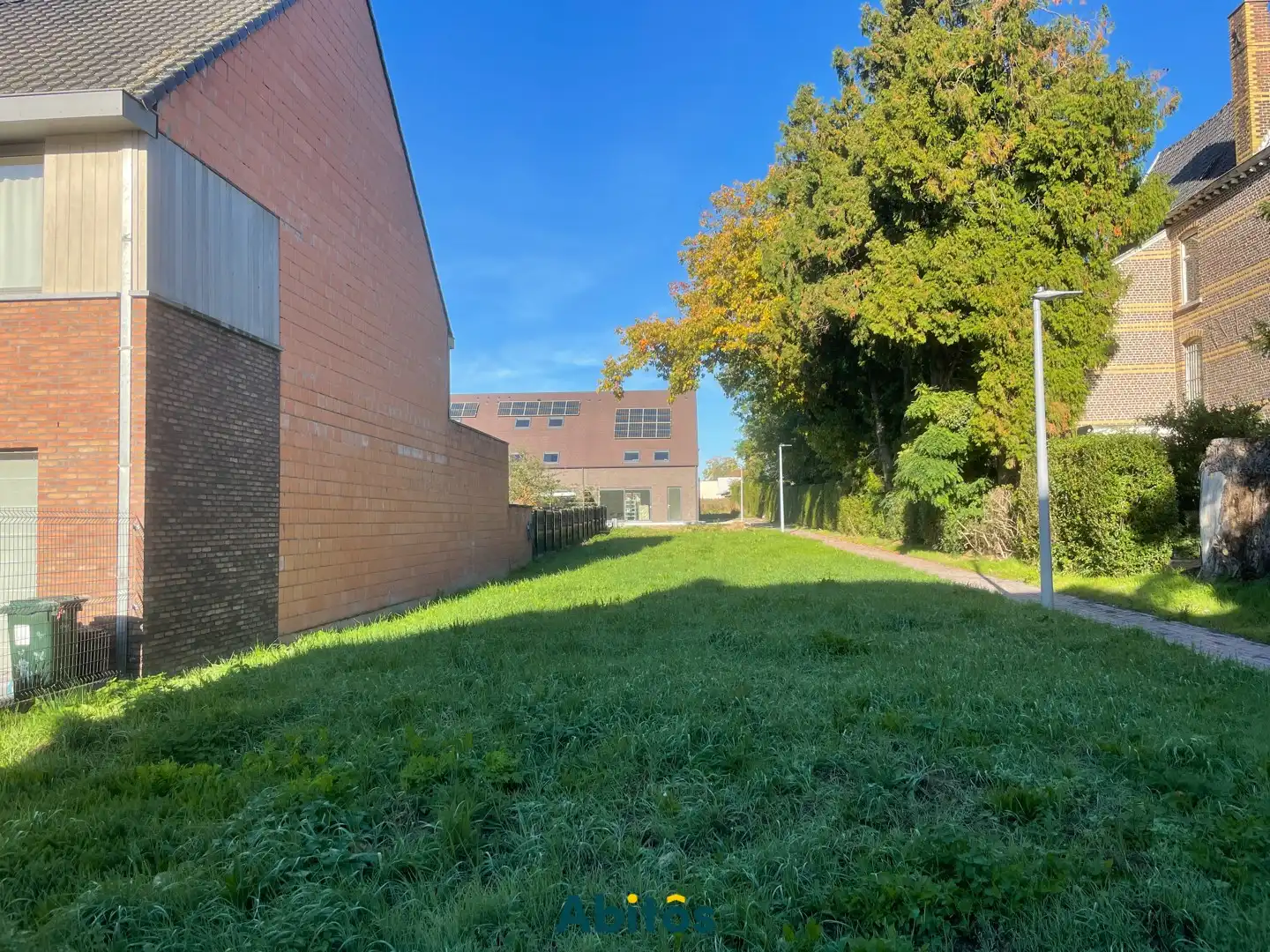 Bouwgrond voor halfopen bebouwing centrum Eine foto {{pictureIndex}}