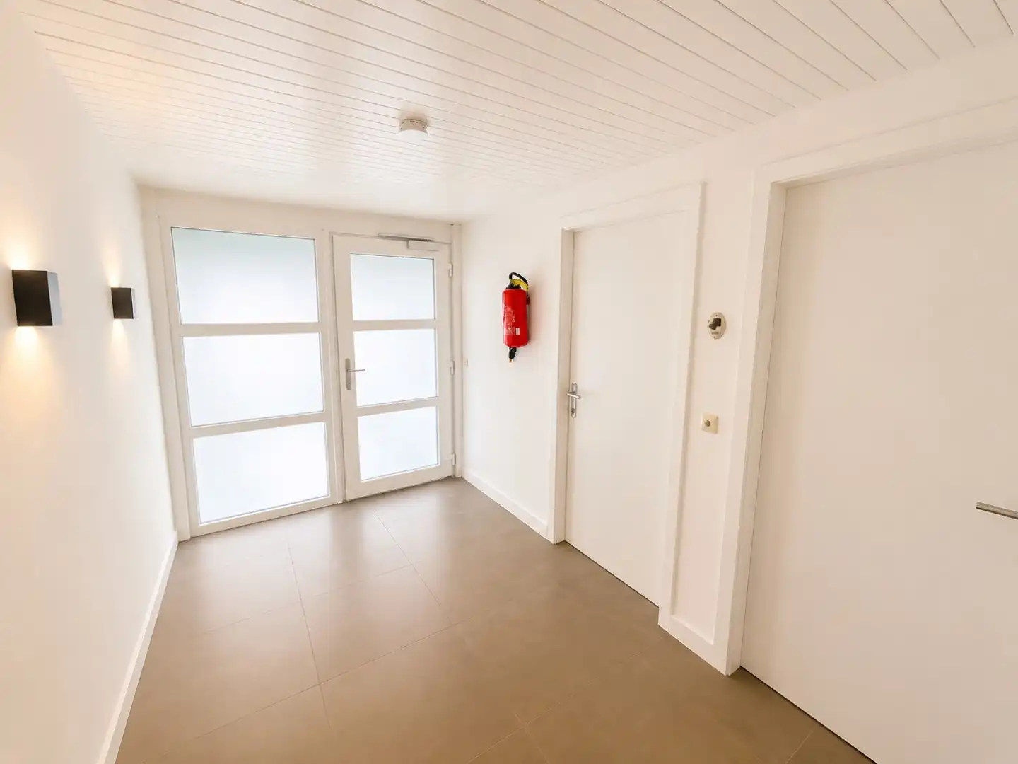 Residentie “Klokkegalm” – opbrengsteigendom met 3 appartementen en 3 garages foto 3
