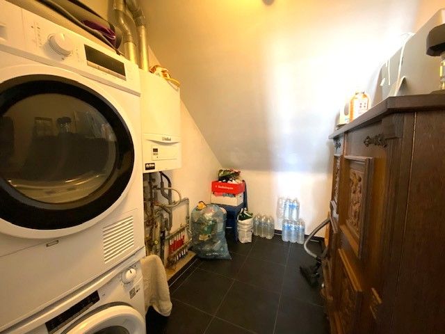 RUIM (131m²) INSTAPKLAAR  APPARTEMENT MET 2 SLAAPKAMERS, TERRAS, ONDERGRONDSE AUTOSTAANPLAATS EN KELDER foto 8
