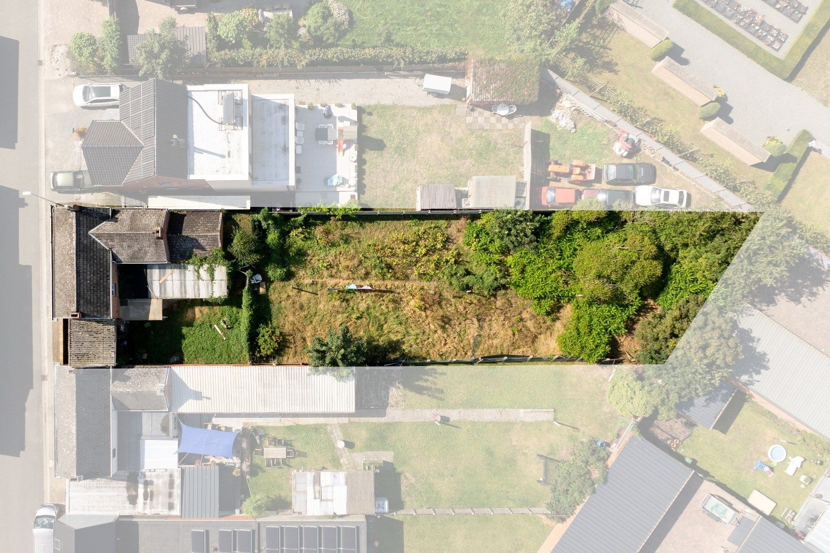 Compleet te renoveren woning op een mooi perceel grond van 630m² foto 4