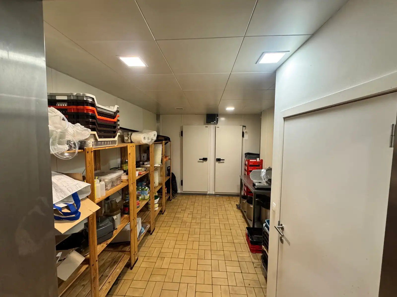 Instapklaar pand 108 m² voor take-away & delivery foto 7