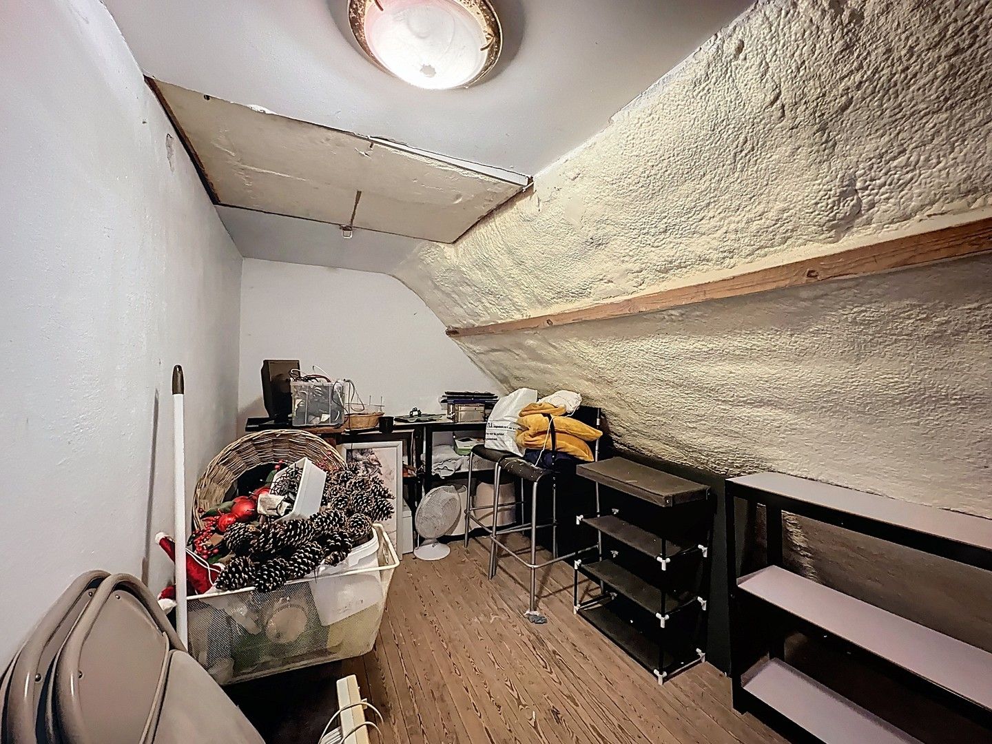 Gerenoveerde woning met grote tuin. foto 12