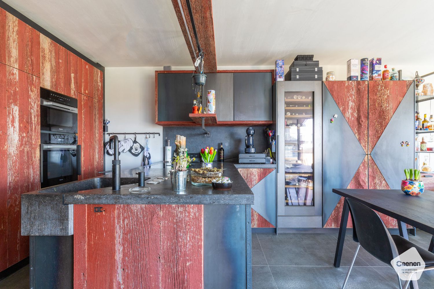 Gerenoveerd hoekappartement met 3 slaapkamers en mooi uitzicht foto 6