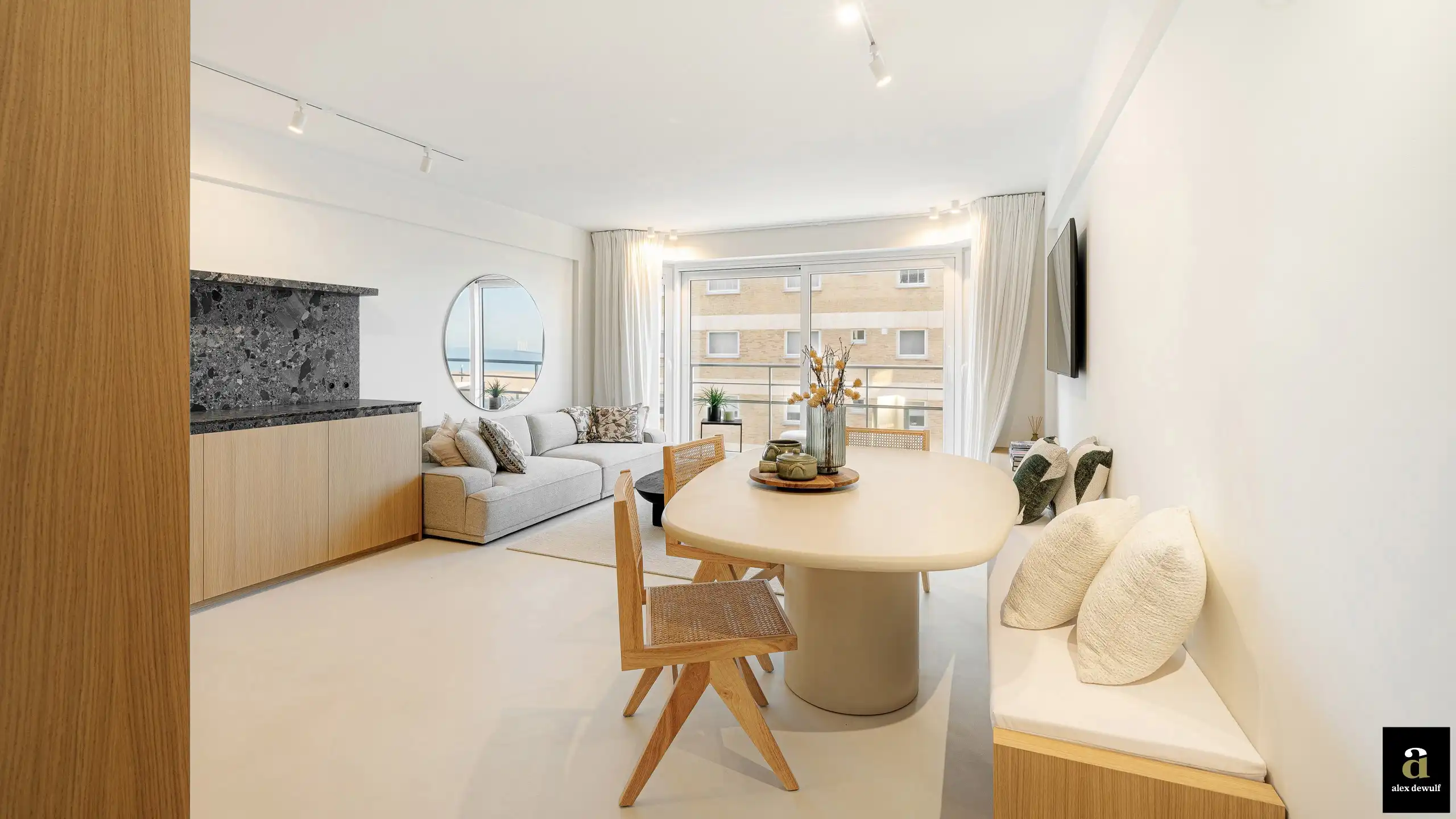 Prachtig zonnig gerenoveerd appartement met zeezicht. foto 9