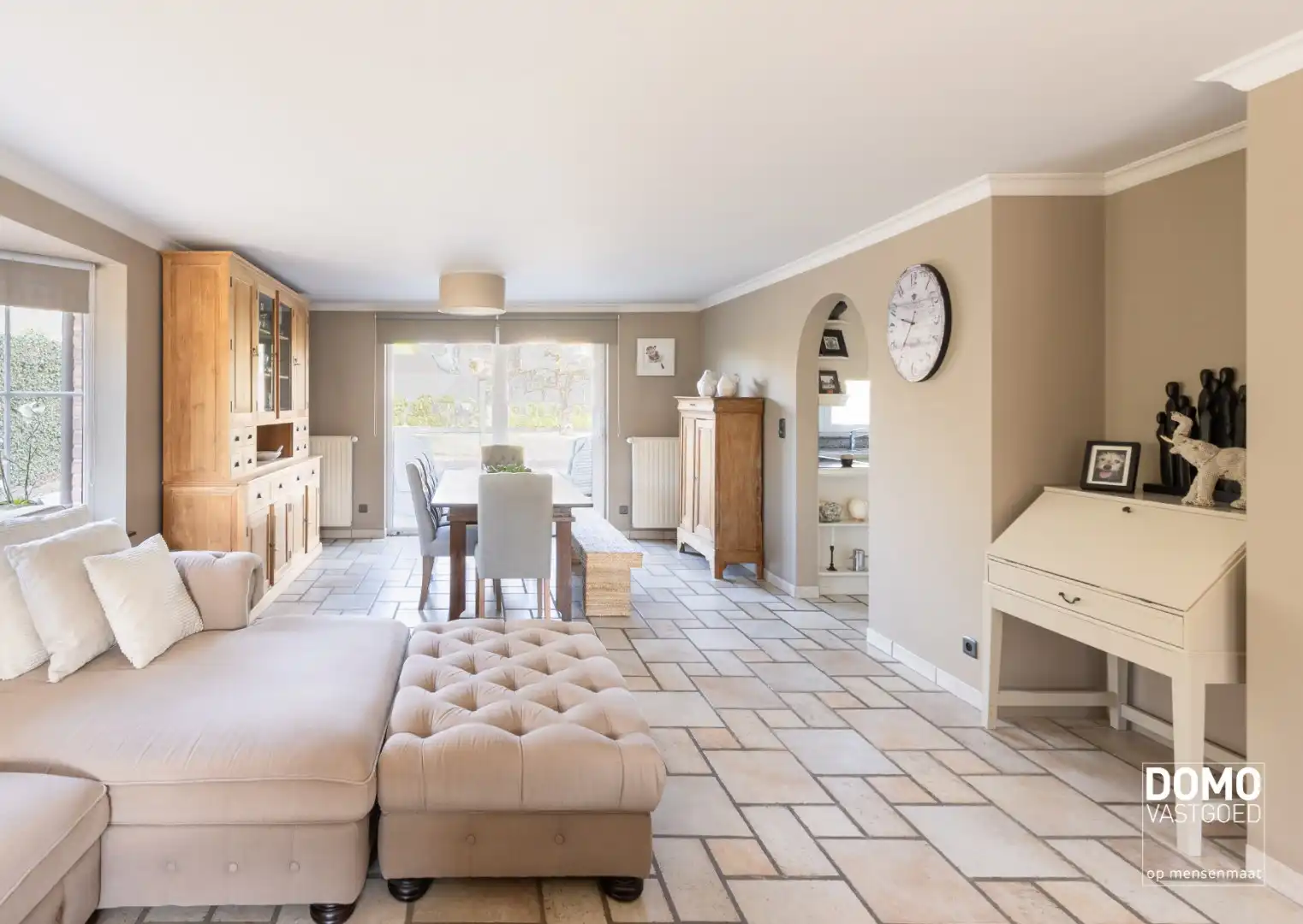 Karaktervolle en ruime gezinswoning in pastorij-/fermettestijl met prachtige tuin en 4 slaapkamers in het groene Kortessem foto 5