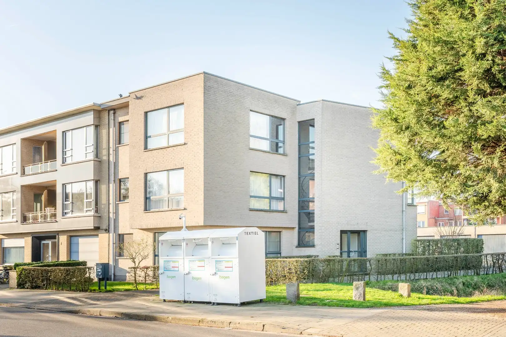 Centraal en rustig gelegen appartementsgebouw foto 2