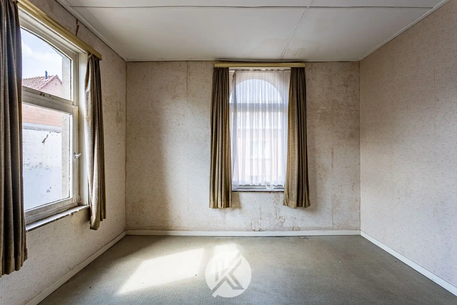 Te renoveren woning met groot volume foto 13