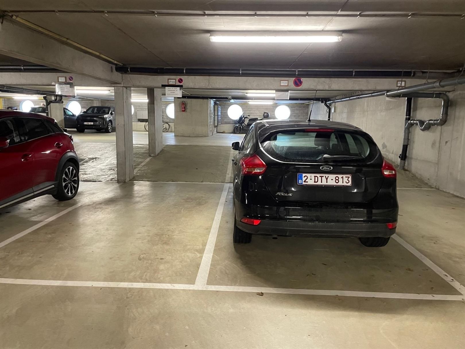 Parking/Garagebox foto {{pictureIndex}}