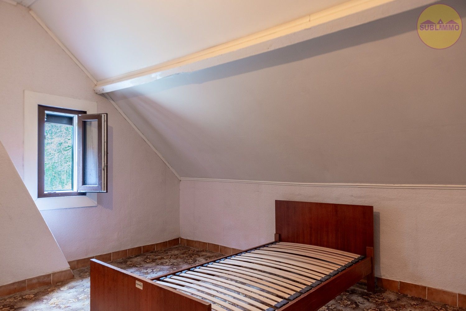 Charmante halfopen bebouwing op idyllische bosrijke locatie – uniek renovatieproject foto 23