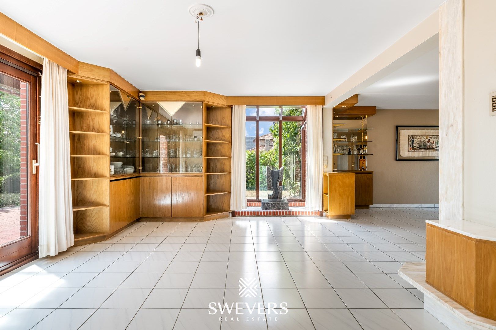 Moderne villa met magazijn op 18a 69ca foto 6