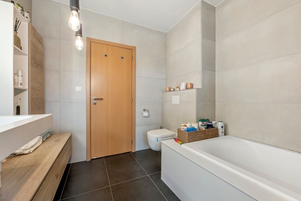 GEZELLIG 3 SLKS APPARTEMENT MET STAANPLAATS IN LANDEN foto 22