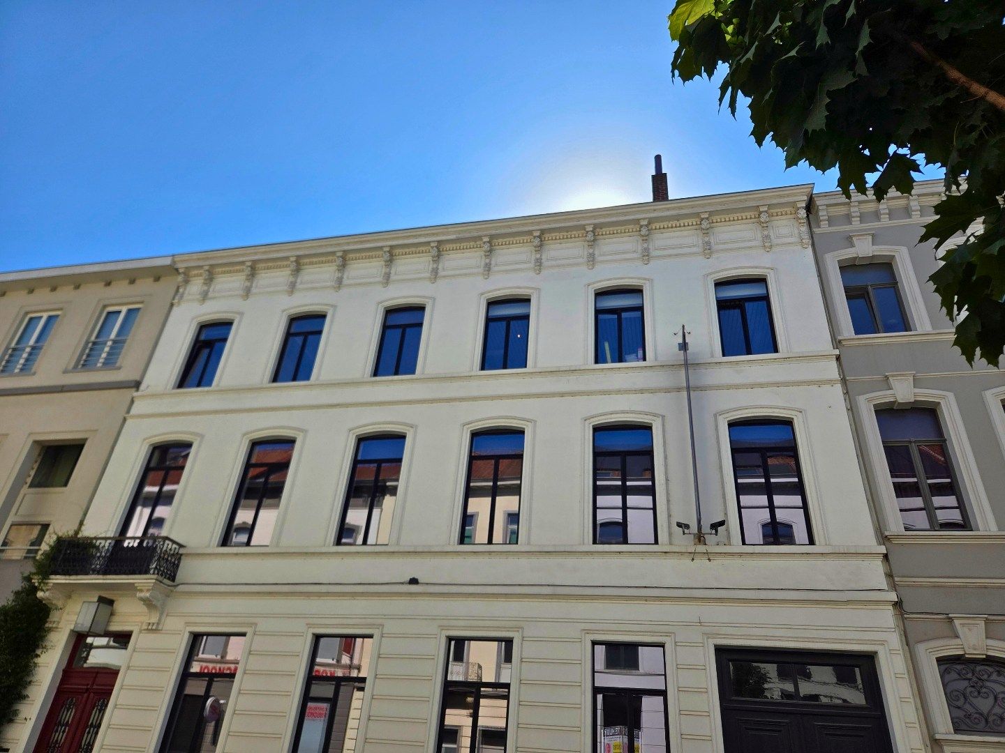 Kantoorruimte nabij de rechtbank van 325 m² foto 3