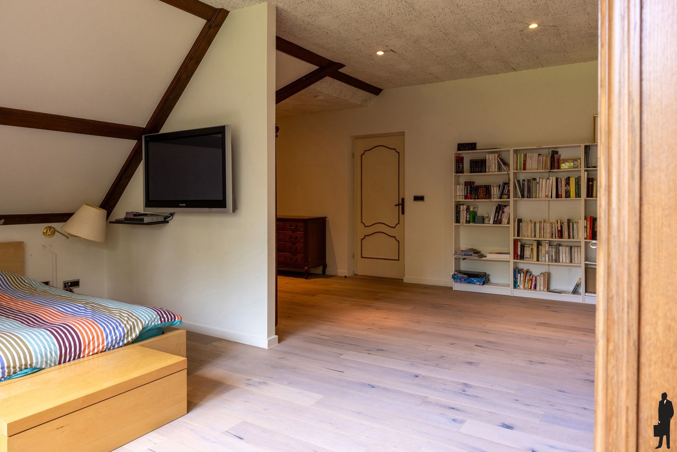 Seventiesvilla op toplocatie! foto 19