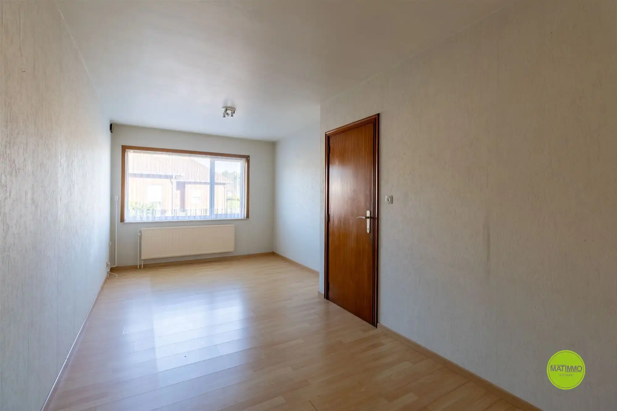 Ruime open bebouwing met 6 slaapkamers op 750 m2 grond foto 12