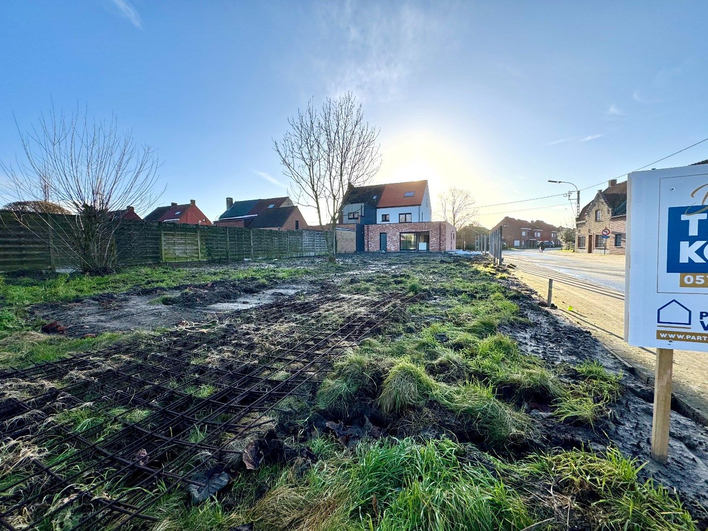 GERENOVEERDE HALFOPEN WONING MET 3 SLPKS, 2 BADKAMERS, TUIN EN GARAGE foto 6